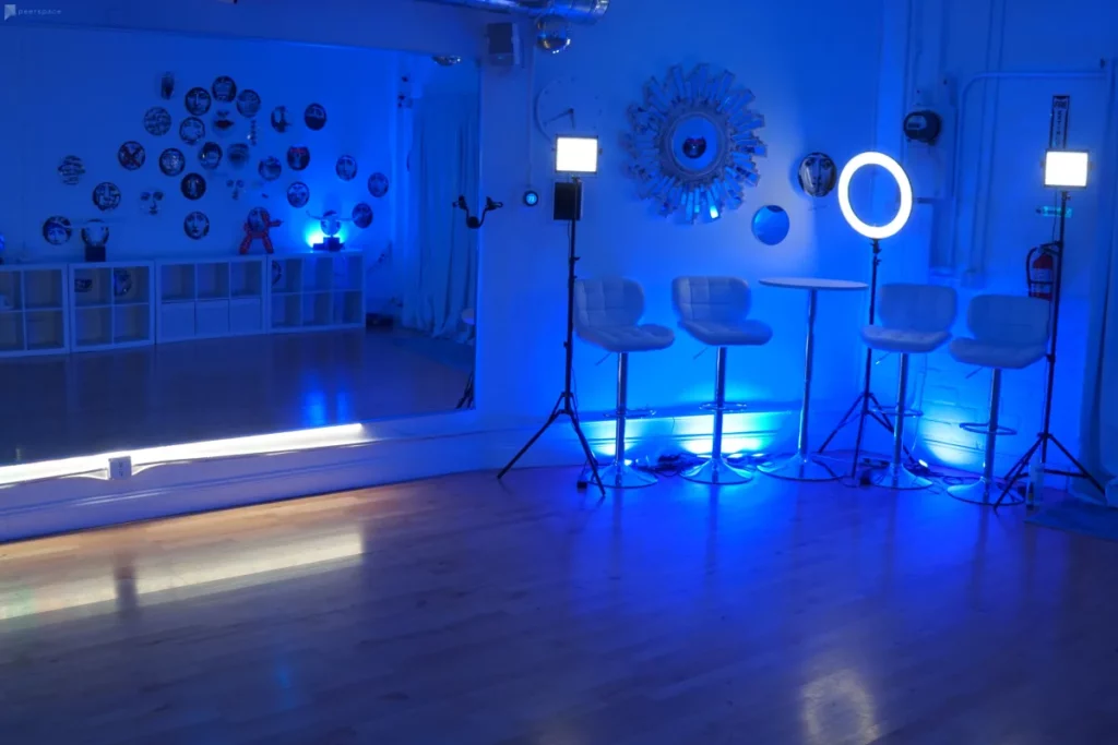 all-blue dance studio in los angeles