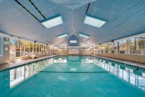 13 Fun Pool Photoshoot Ideas (2025) | Peerspace
