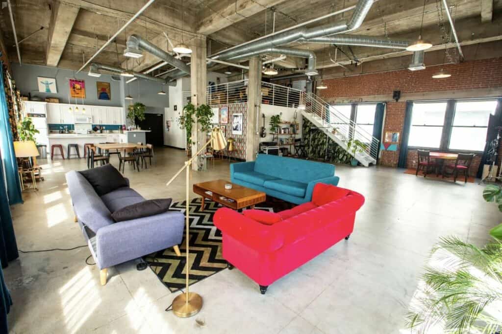 vibrant penthouse in LA