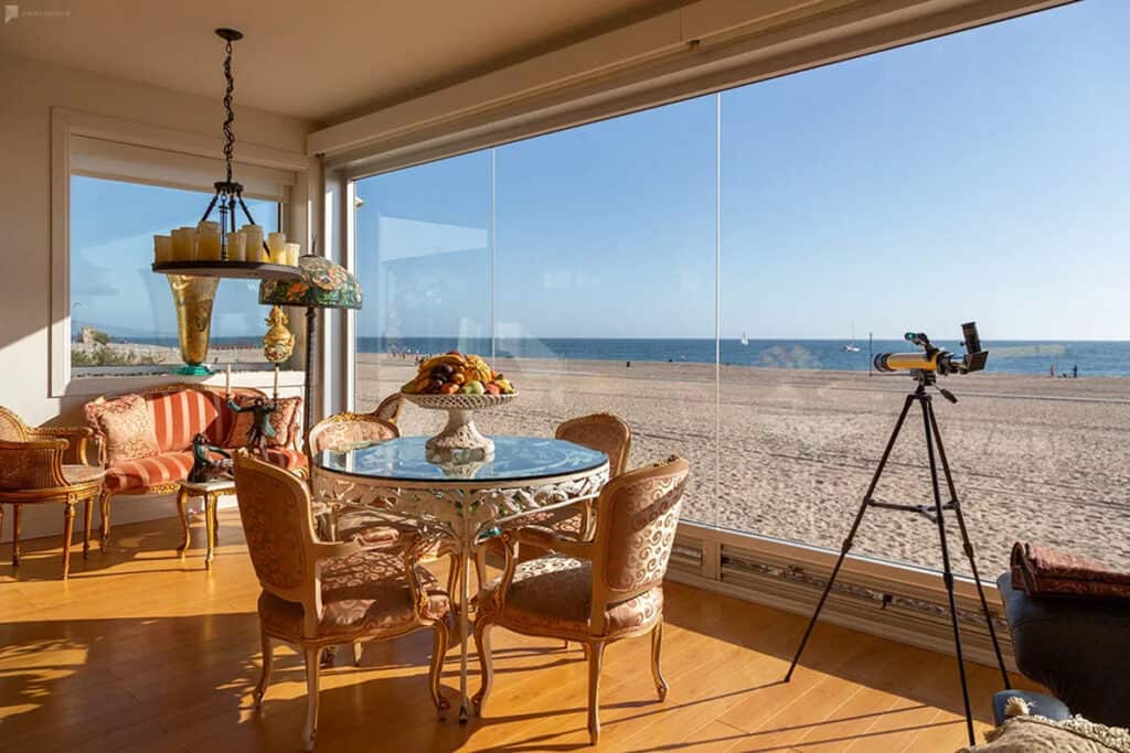 retro style beach house in playa del rey