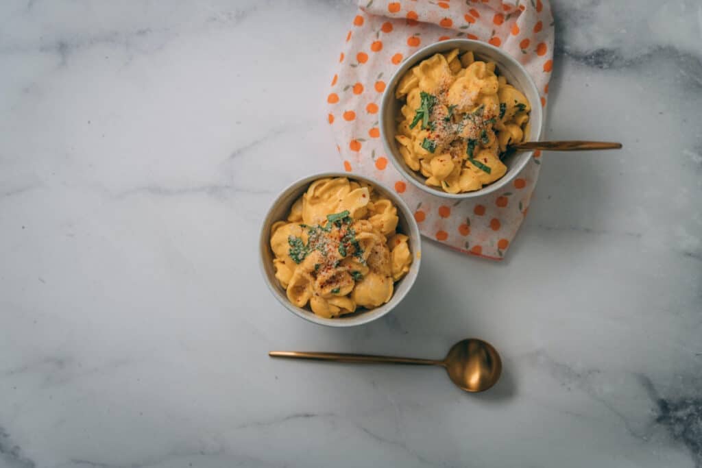 happy hour food mac and cheese