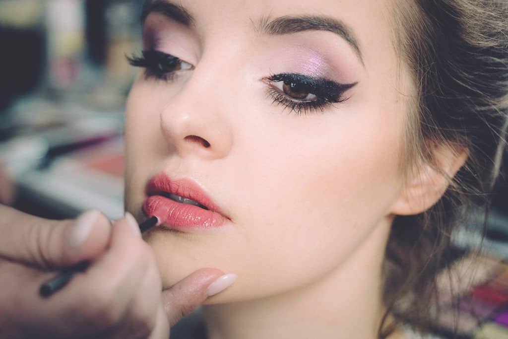 Our 8 Favorite Makeup Artists in Chicago for 2025 | Peerspace