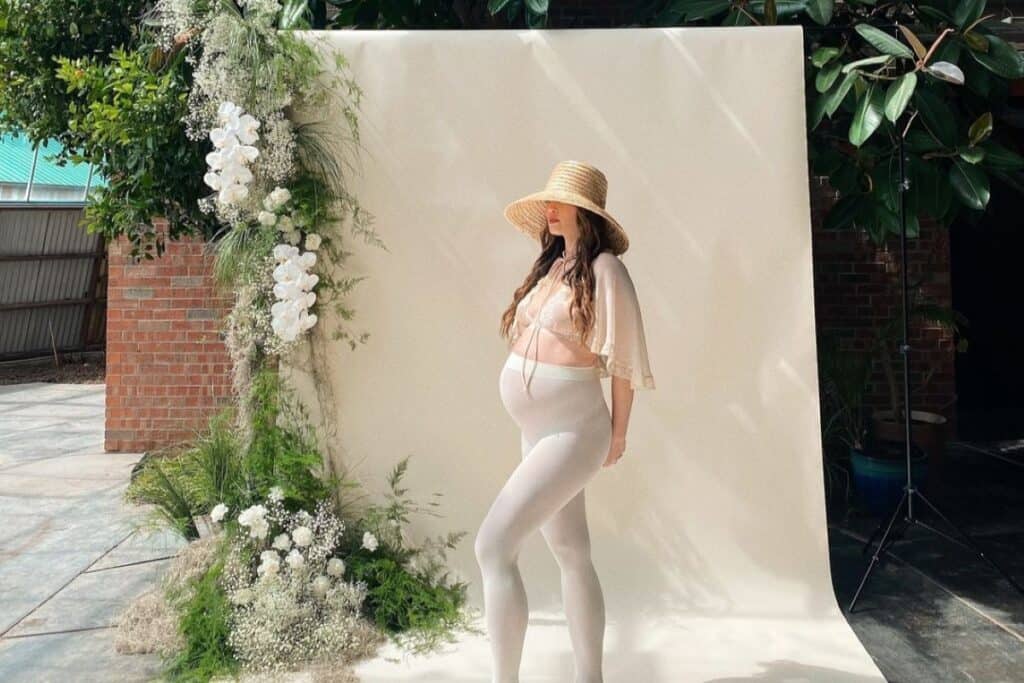 maternity photoshoot at a Peerspace studio