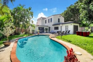 Here’s How & Where To Rent A Pool Near Miami | Peerspace