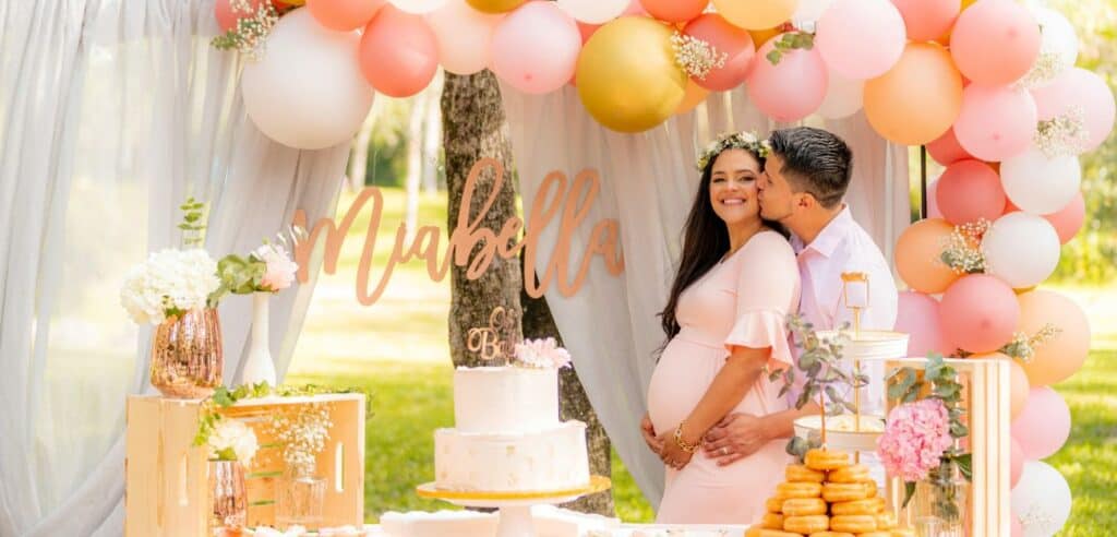 Who to Invite to a Baby Shower | Peerspace