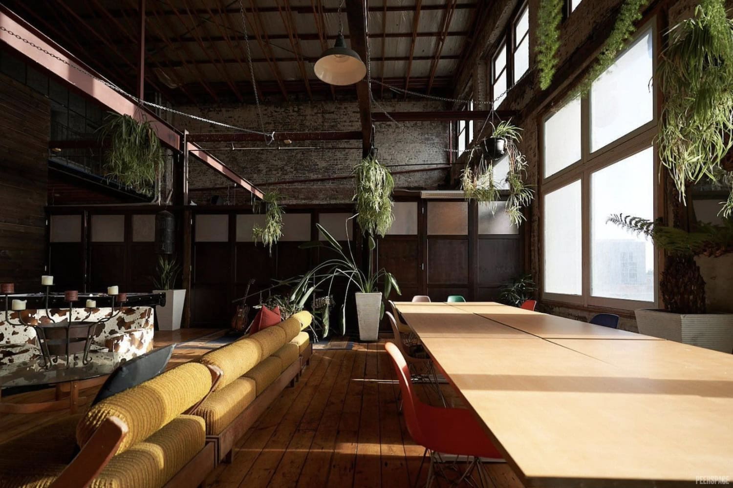 Here’s How and Where To Find an Airbnb for a Community Center (2025) | Peerspace
