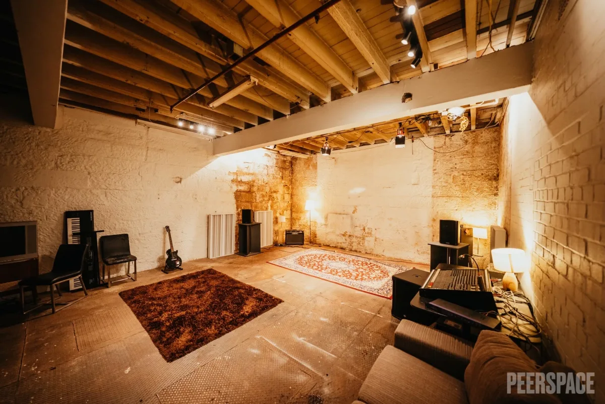 Here’s How & Where To Hire A Warehouse For A Day | Peerspace