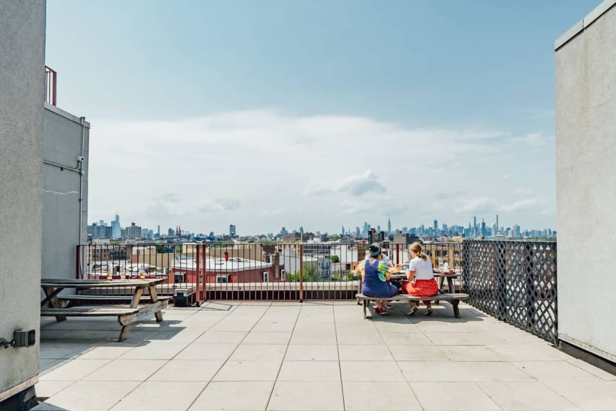 Bushwick Lower/Upper Roof Decks with Manhattan Views