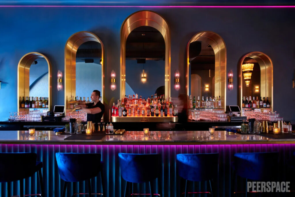 Stunning Art Deco Modern Spacious Cocktail Bar