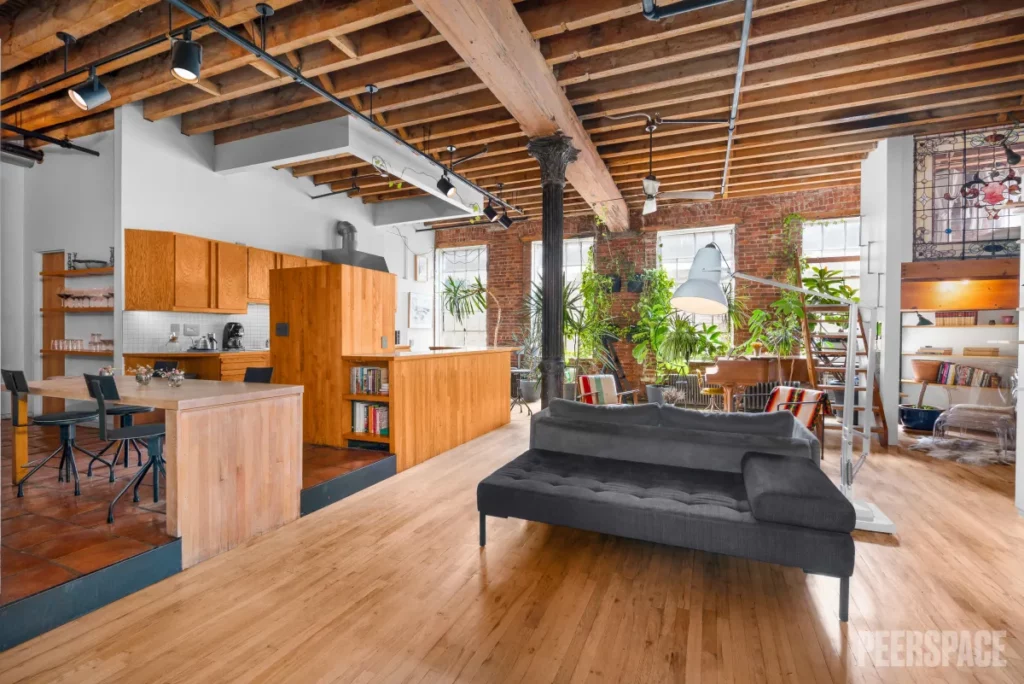 Cool Downtown Loft,