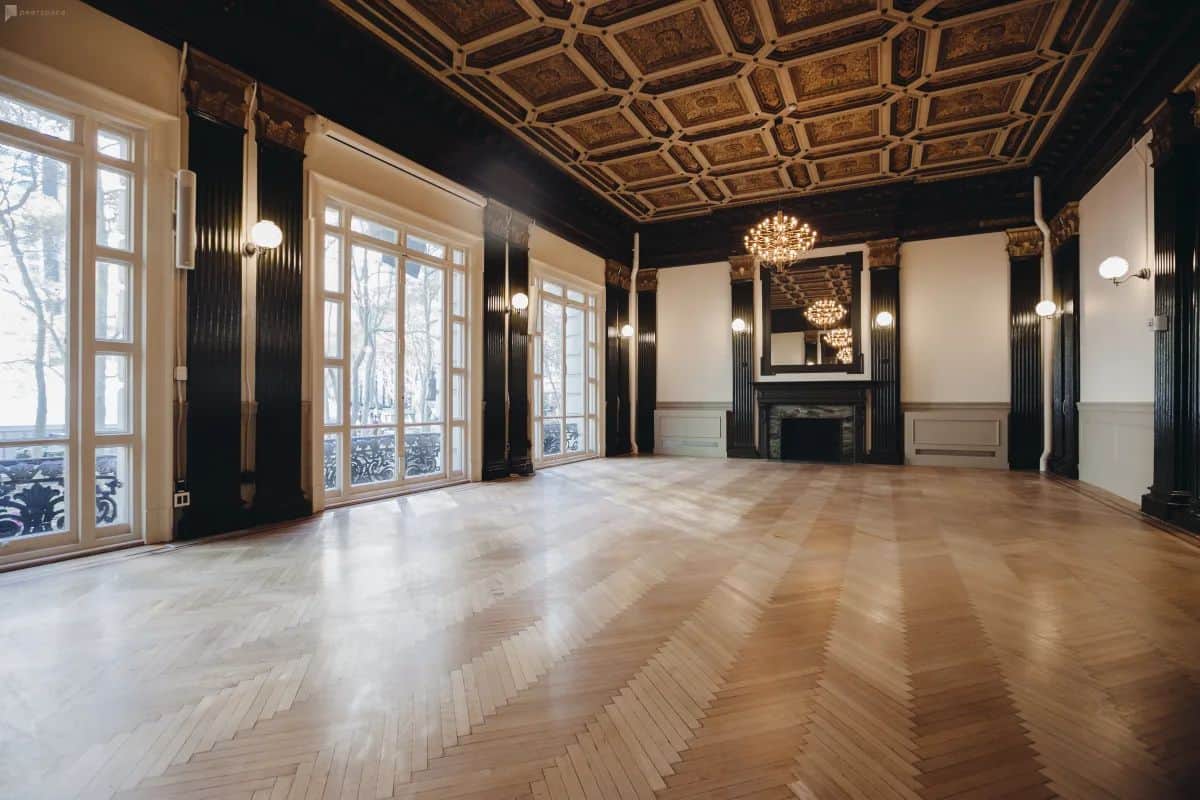 How Much Does It Cost to Rent a Hall? (2025) - Peerspace