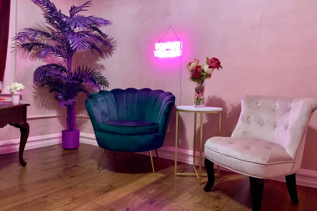 12 Cool Photoshoot Ideas At Home For Instagram Peerspace