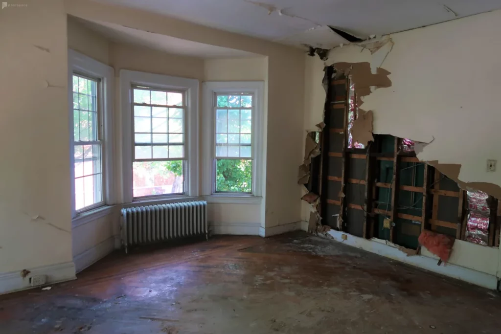 8 Abandoned Houses You Can Rent in NYC - Peerspace