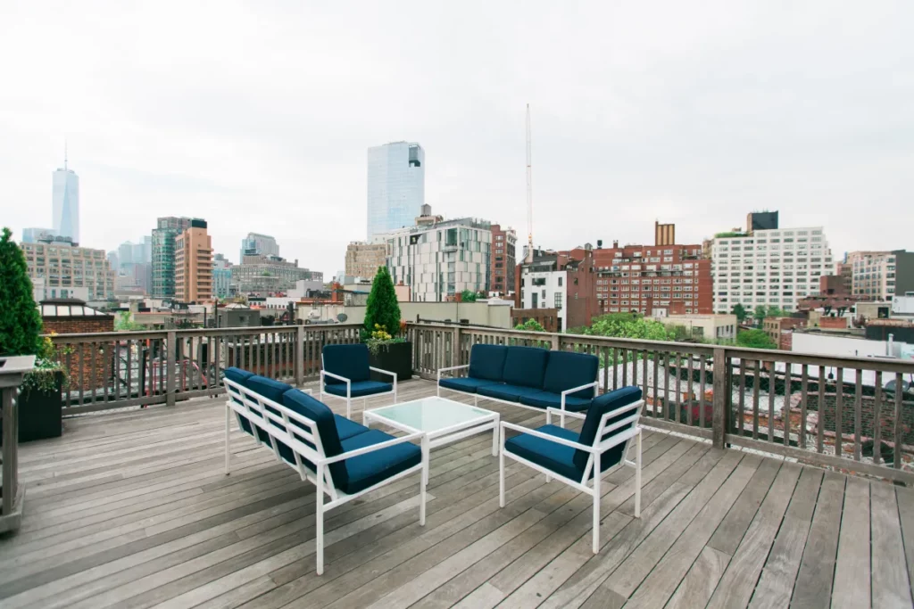 nyc furnished roof deck