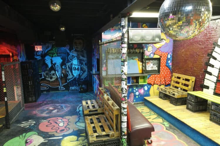 15 Super Fun Y2K Party Ideas - Peerspace