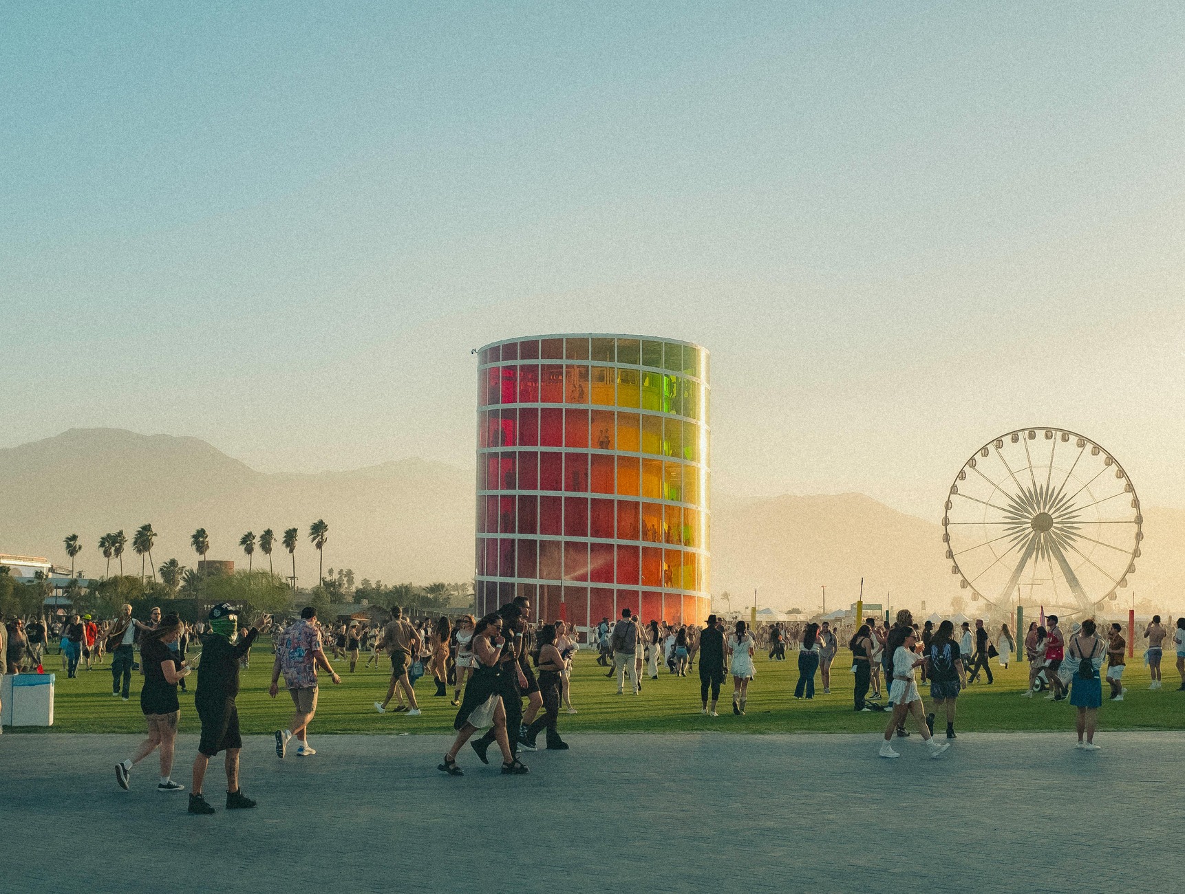 Unforgettable Coachella Themed Party Ideas to Bring the Festival Home | Peerspace