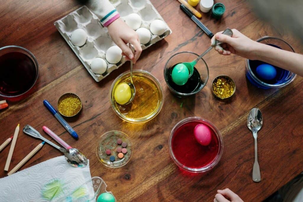 egg decorating for easter