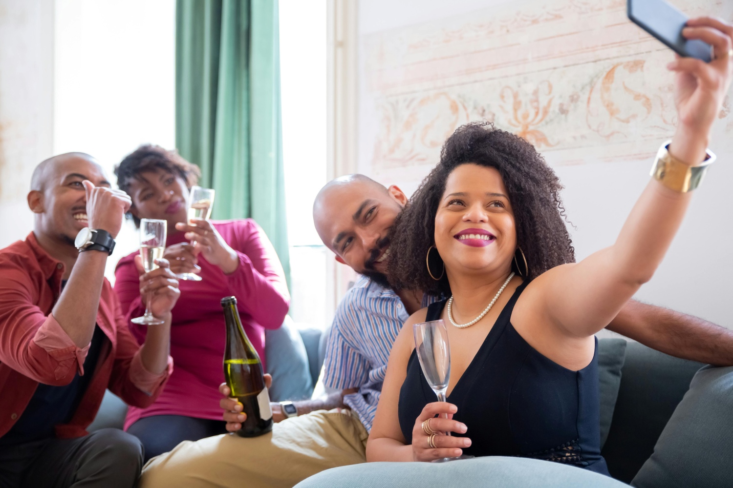 Engagement Party Ideas at Home: For a Cozy Event | Peerspace