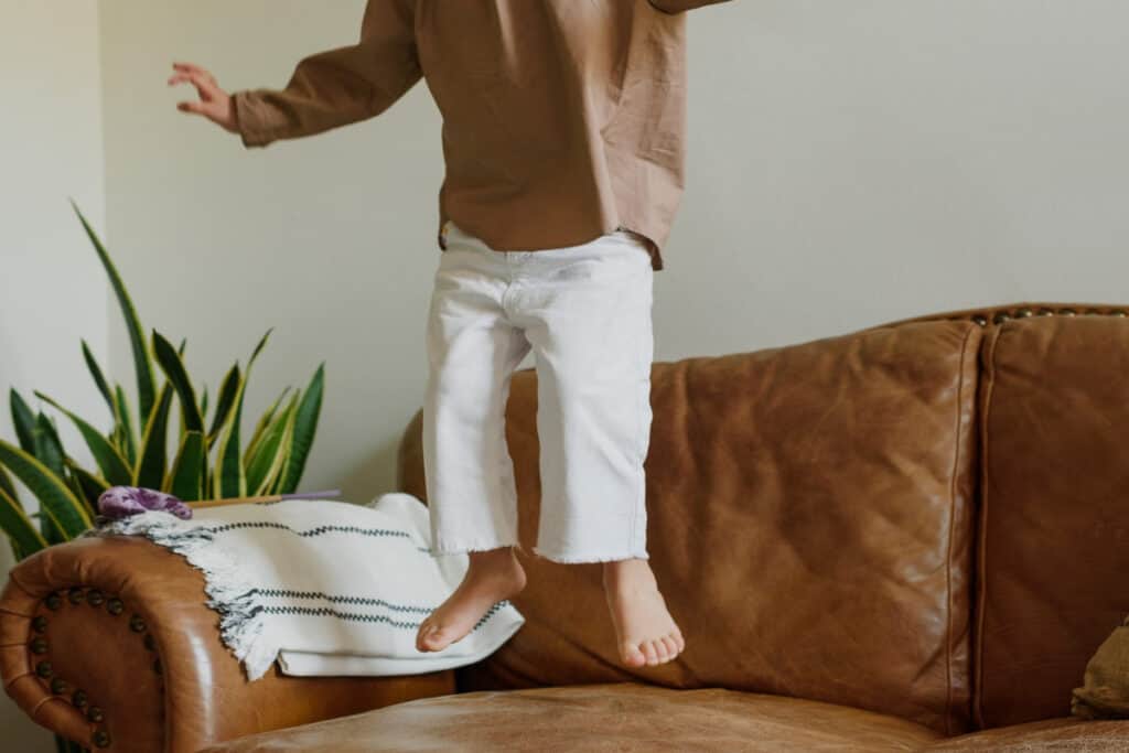 jumping kid floor is lava moana