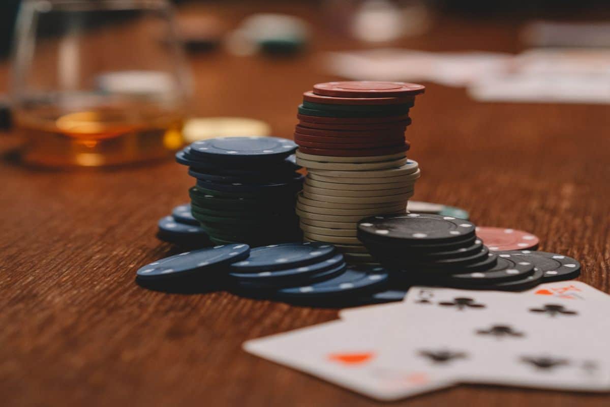11 Fun Poker Night Ideas - Peerspace