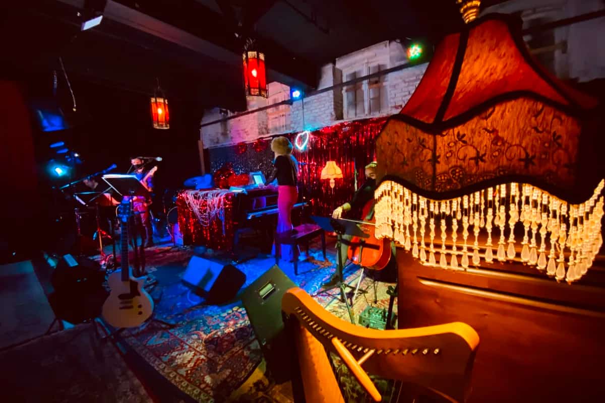 15 Epic Roaring 20s Party Ideas - Peerspace