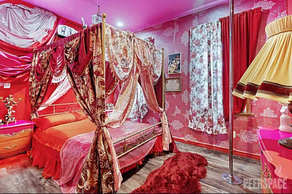 philadelphia-Luxury-Cabaret-Davinci-Styled-Content-House-bed