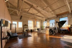 8 Places to Find Camera Equipment Rentals in Philadelphia (2025) | Peerspace