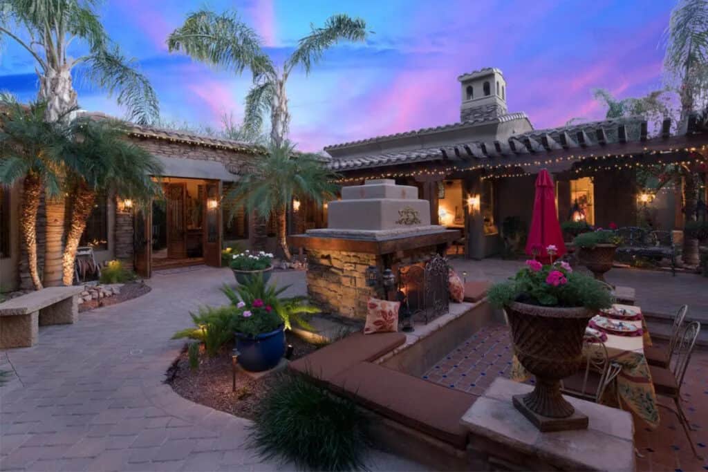 The 7 Best Rooftops and Outdoor Venues in Phoenix | Peerspace