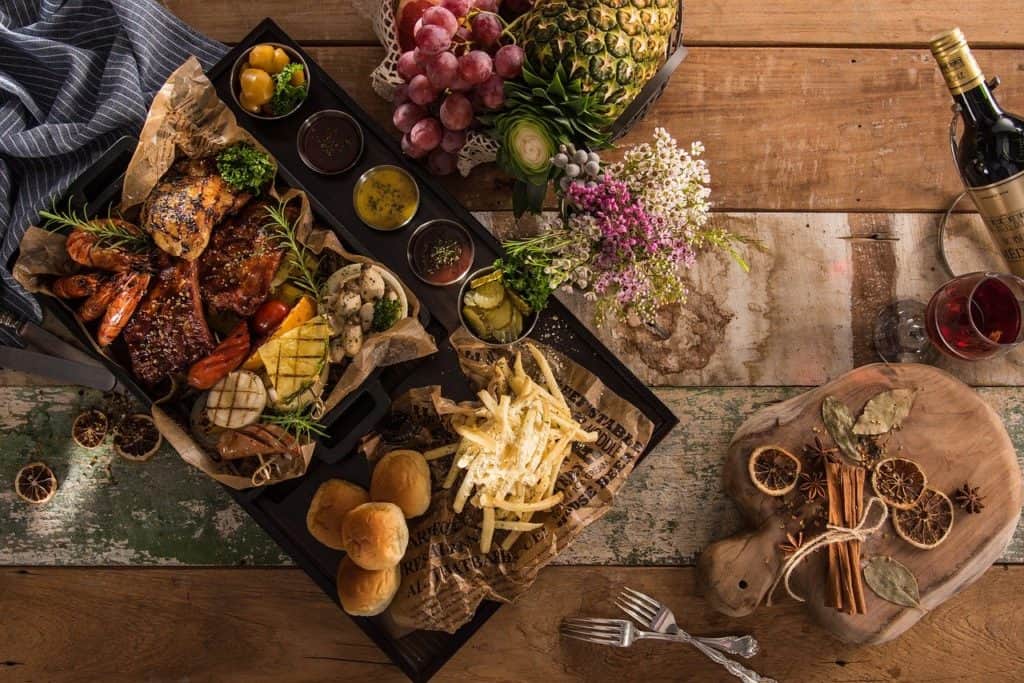 14 Awesome Friendsgiving Ideas | Peerspace