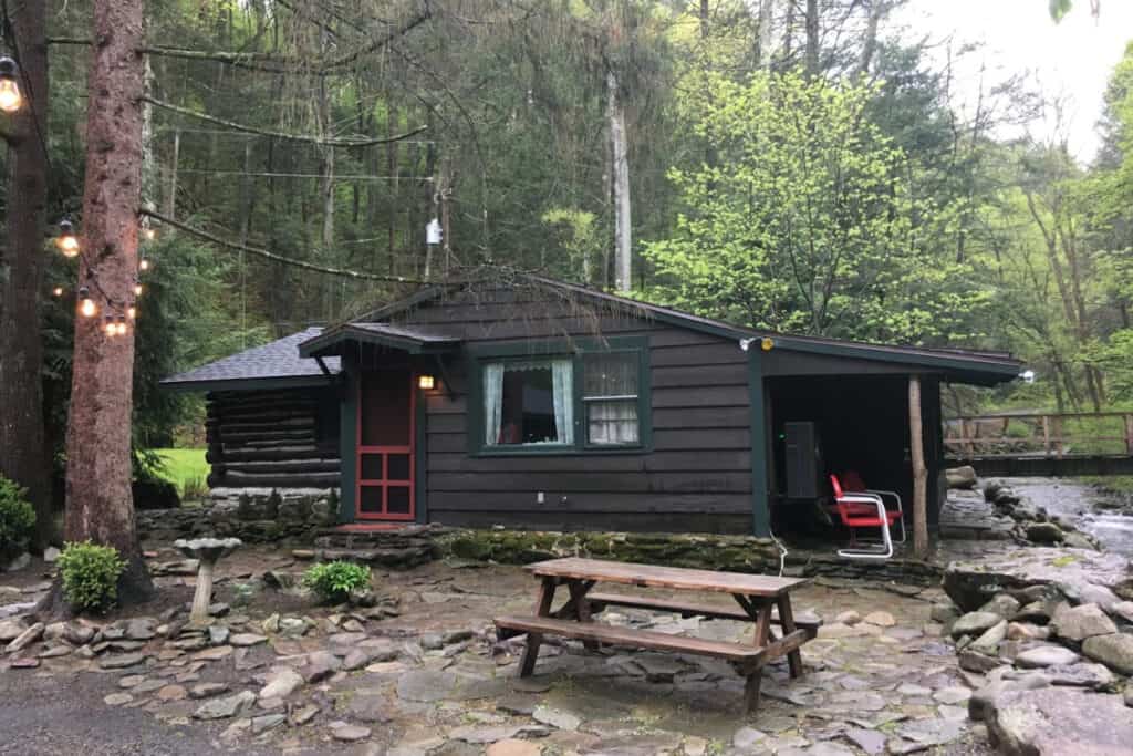 poconos creekhouse cabin