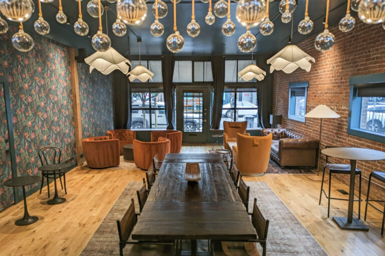 14 Cool 50th Birthday Party Ideas For Women - Peerspace