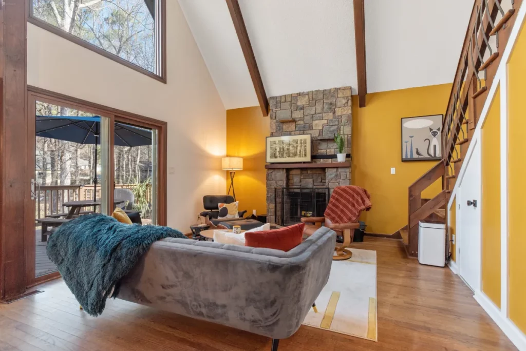 Mid Century Modern Wooded Cabin-