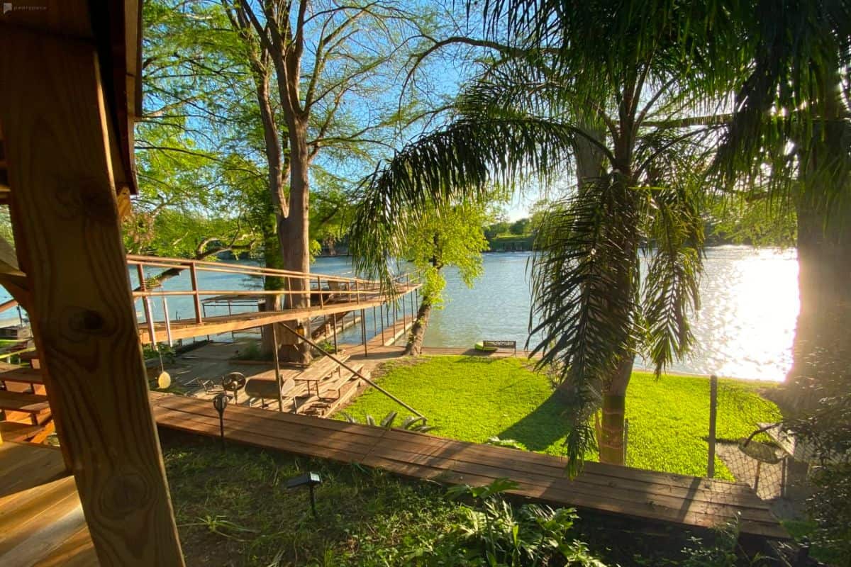 waterfront lookout cabin