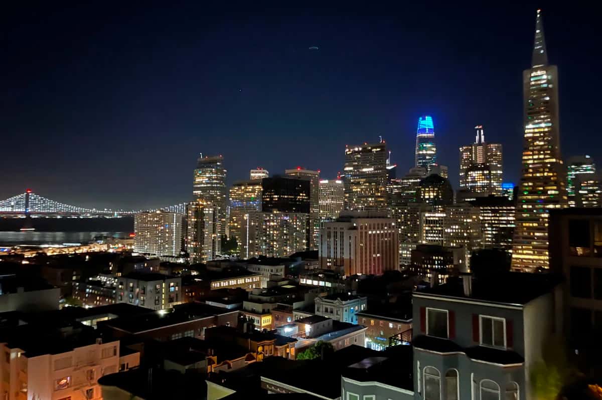 Stunning House w/ Roof Deck Offering City & Bay Views