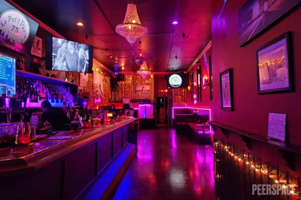 rench Lounge Bar Located in a Historical Neighborhood