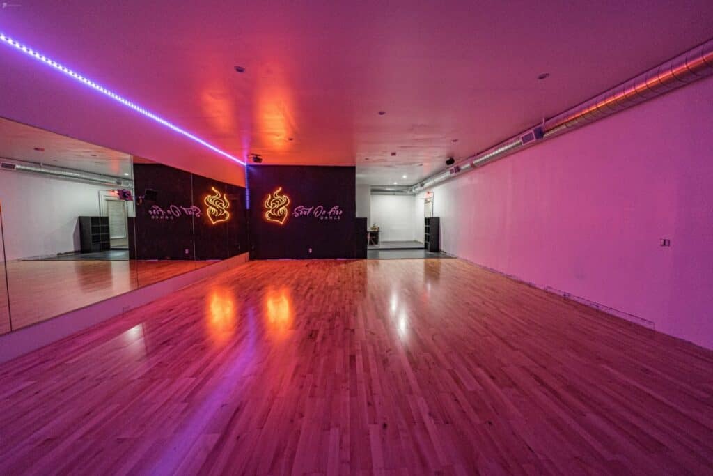 chic, Arts District Dance/Yoga Studio