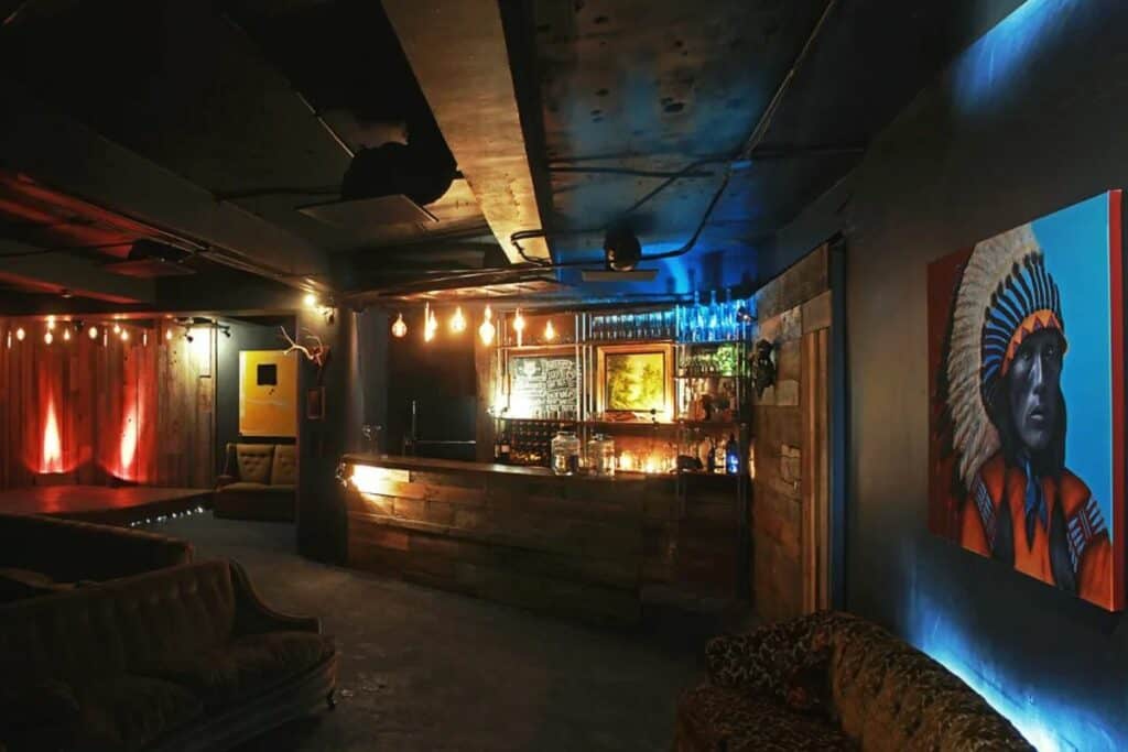 urban speakeasy with atmosphere