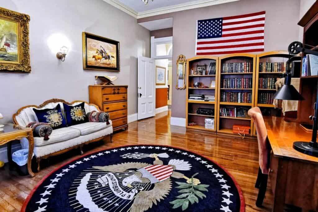 Oval office set in los angeles