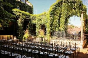 Memorial Service Planning Checklist: Everything You Need | Peerspace