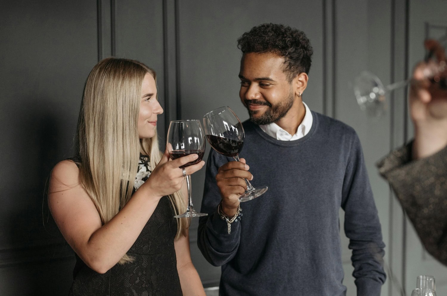 Find the Perfect Look: Engagement Party Outfit Ideas for Every Style | Peerspace