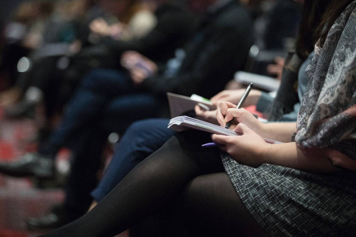 8 Unique, Inspiring Sales Meeting Ideas | Peerspace