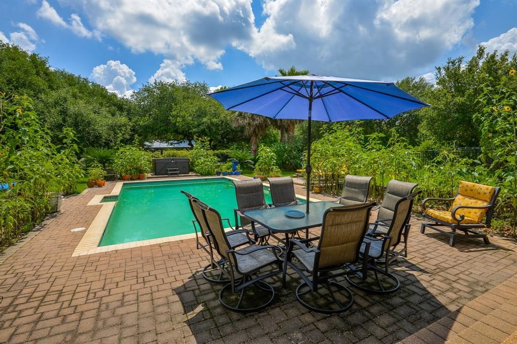 two-acre private ranchette houston rental