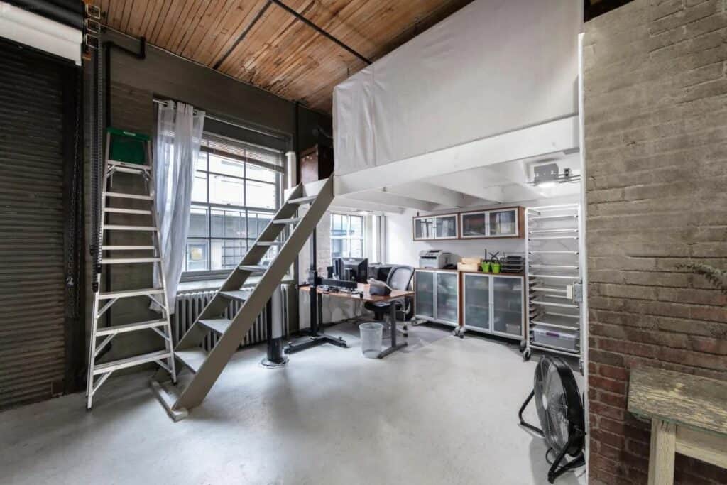 airy loft and studio in one