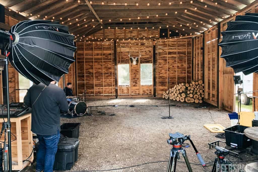 Event Barn, Creative Retreat, and Studio/Photography Space with Field