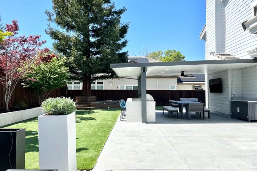Modern Backyard Retreat: BBQ, Golf, Basketball
