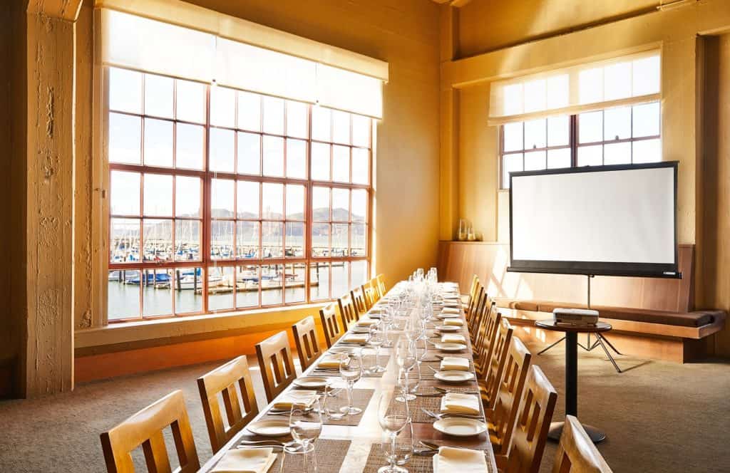 Where to Rent a Projector and Screen | Peerspace