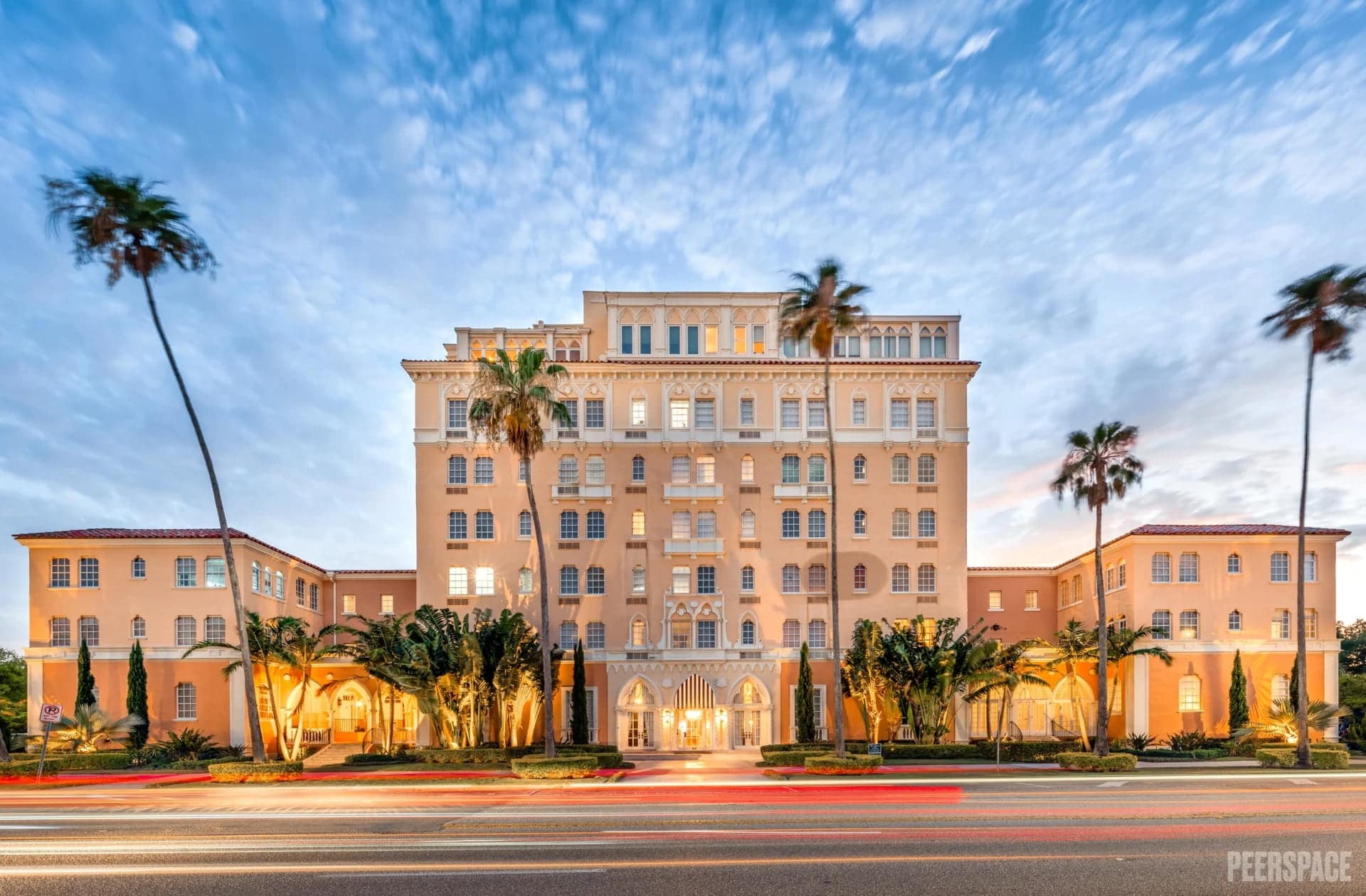 How & Where to Rent an Airbnb for a Party in Florida | Peerspace