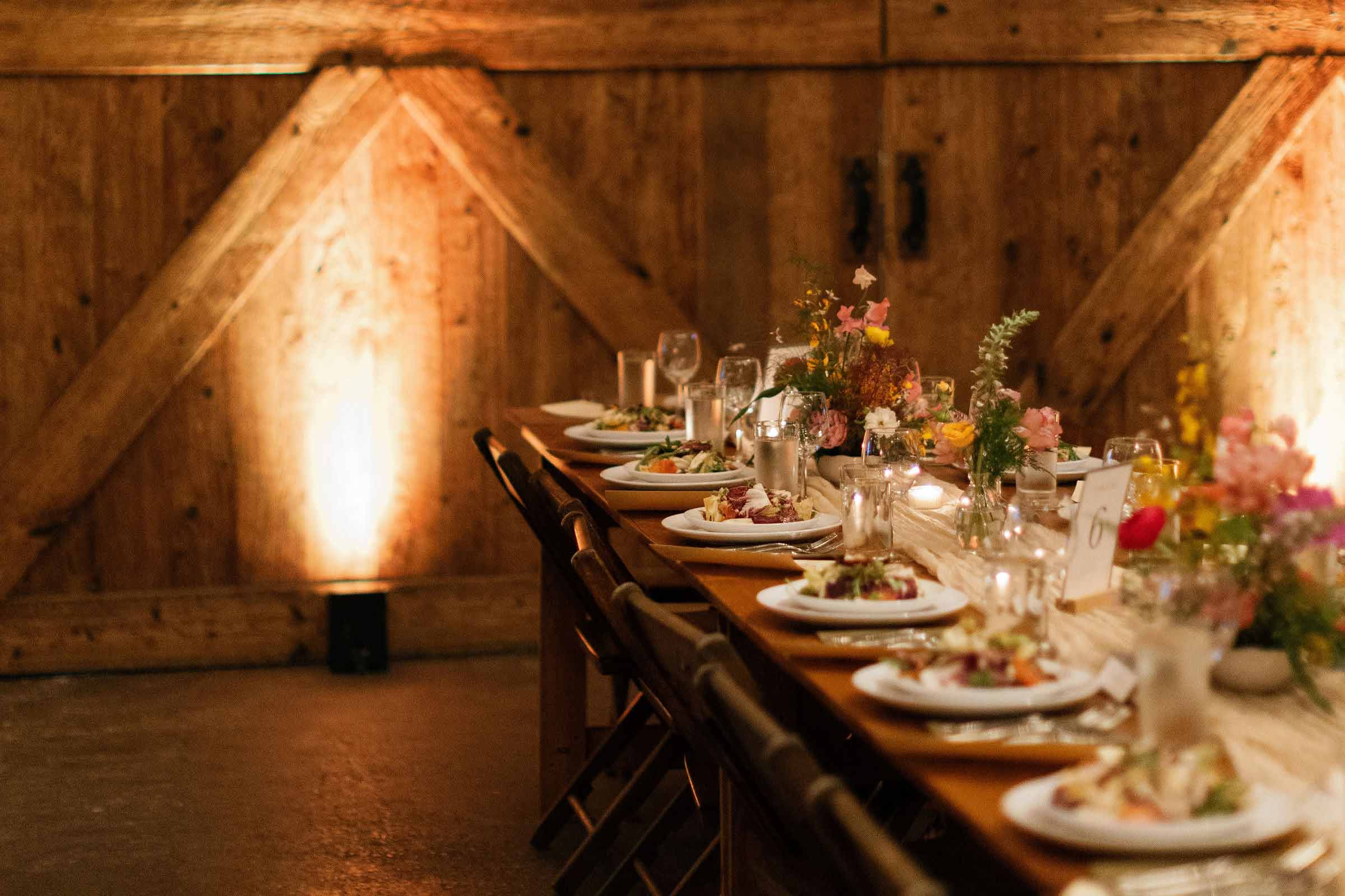 Dallas wedding florist centerpiece on a reception table