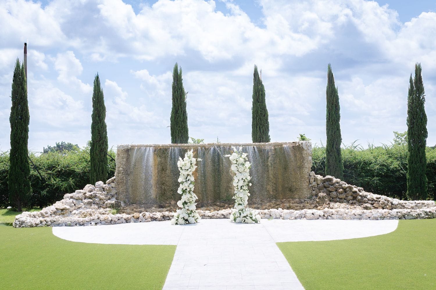 Sacramento wedding venue decorated with florals by a local florist