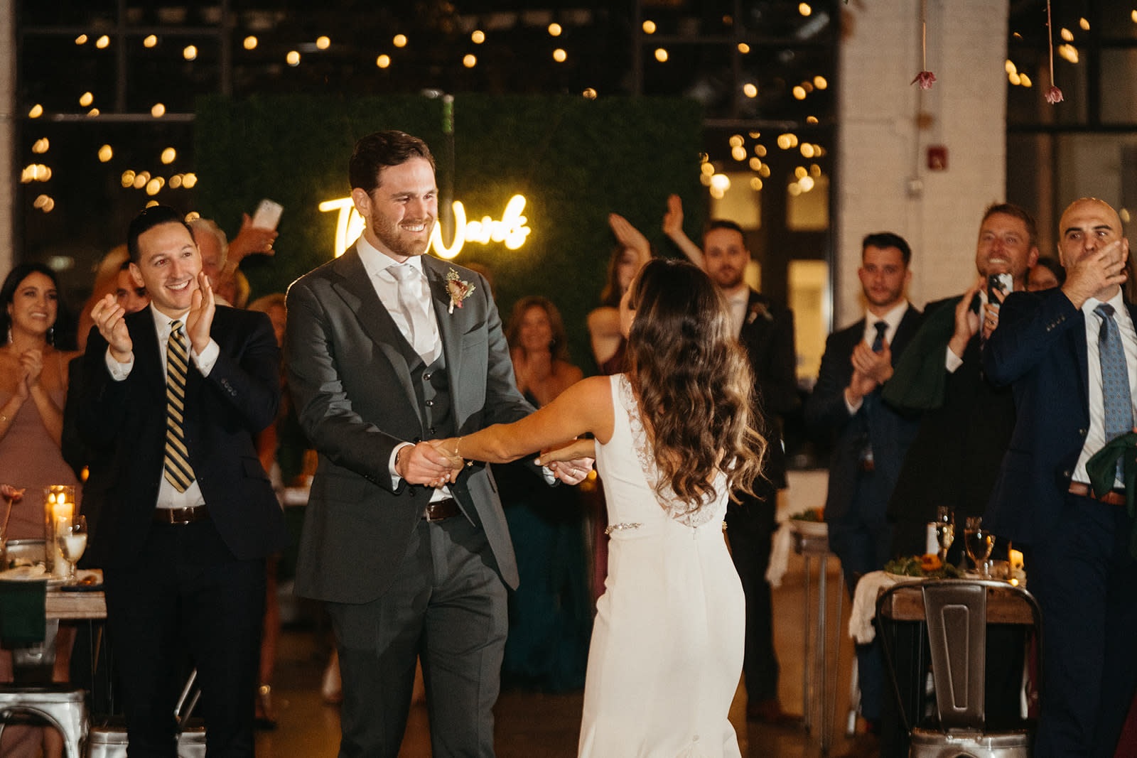 Outdoor Nebraska wedding celebration arranged by an experienced local wedding planner